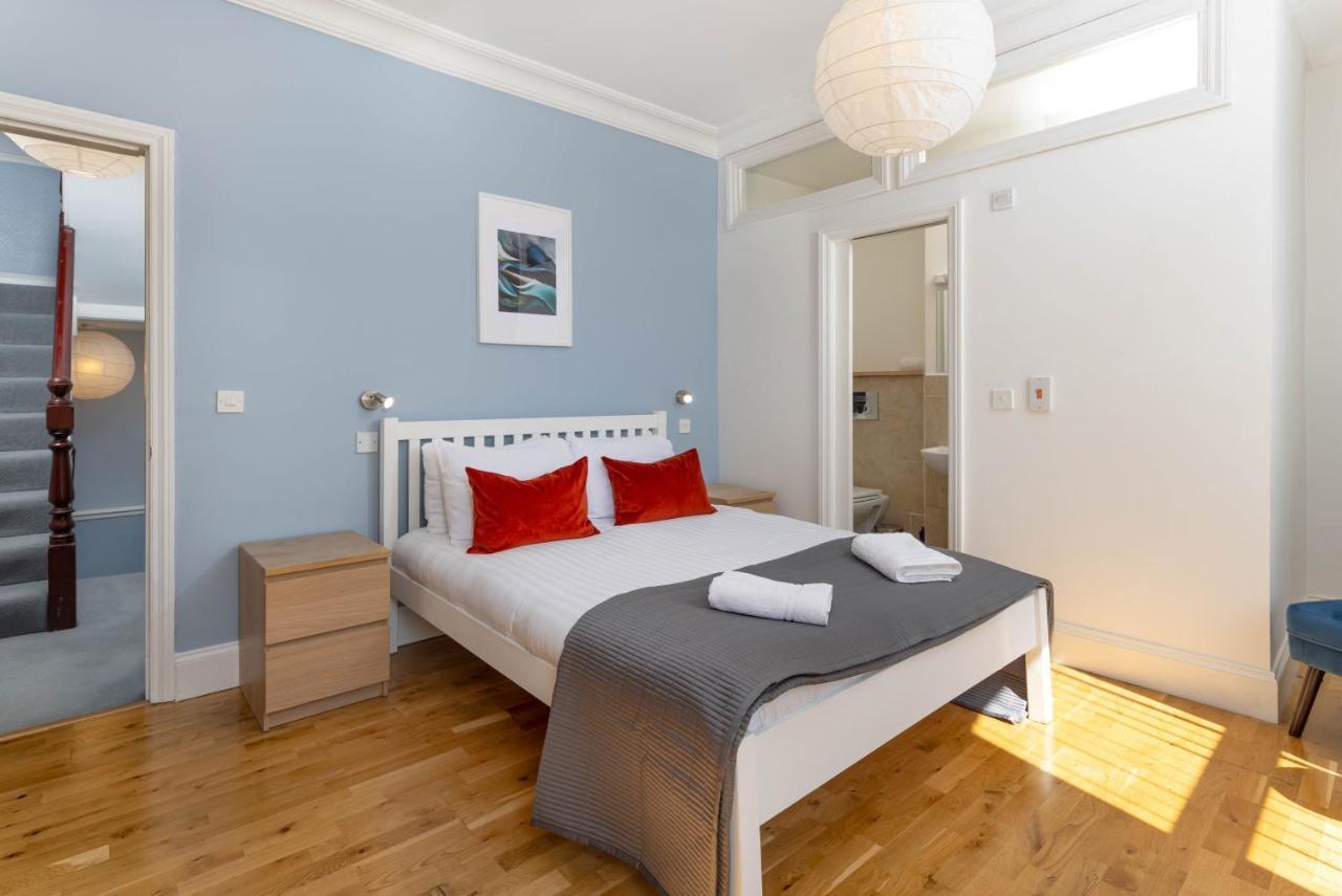 Air Host & Stay - Rockfield House - Sleeps 8 Ливърпул Екстериор снимка