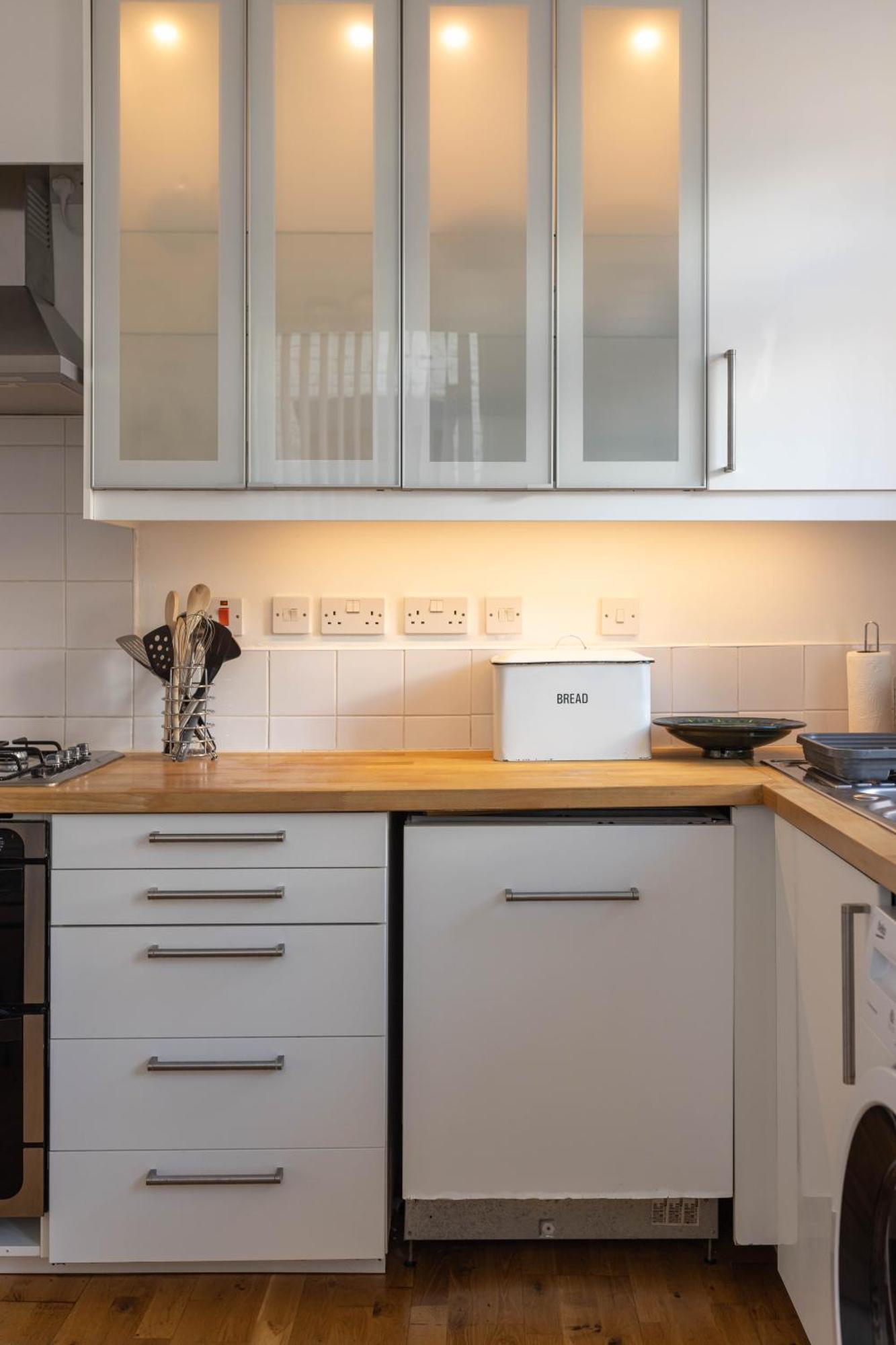 Air Host & Stay - Rockfield House - Sleeps 8 Ливърпул Екстериор снимка